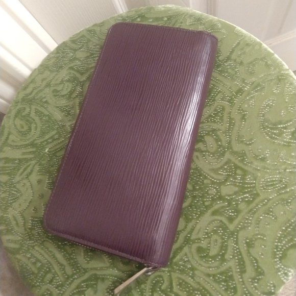 Louis Vuitton Zippy Epi Purple Wallet - Picture 3 of 16